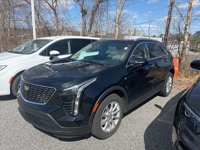 Used 2023 Cadillac XT4 Luxury w/ Cold Weather Package image 13