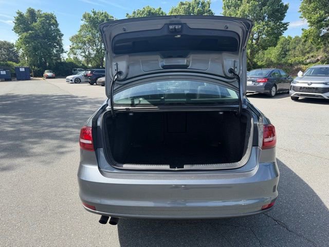 Used 2017 Volkswagen Jetta SE FWD image 33