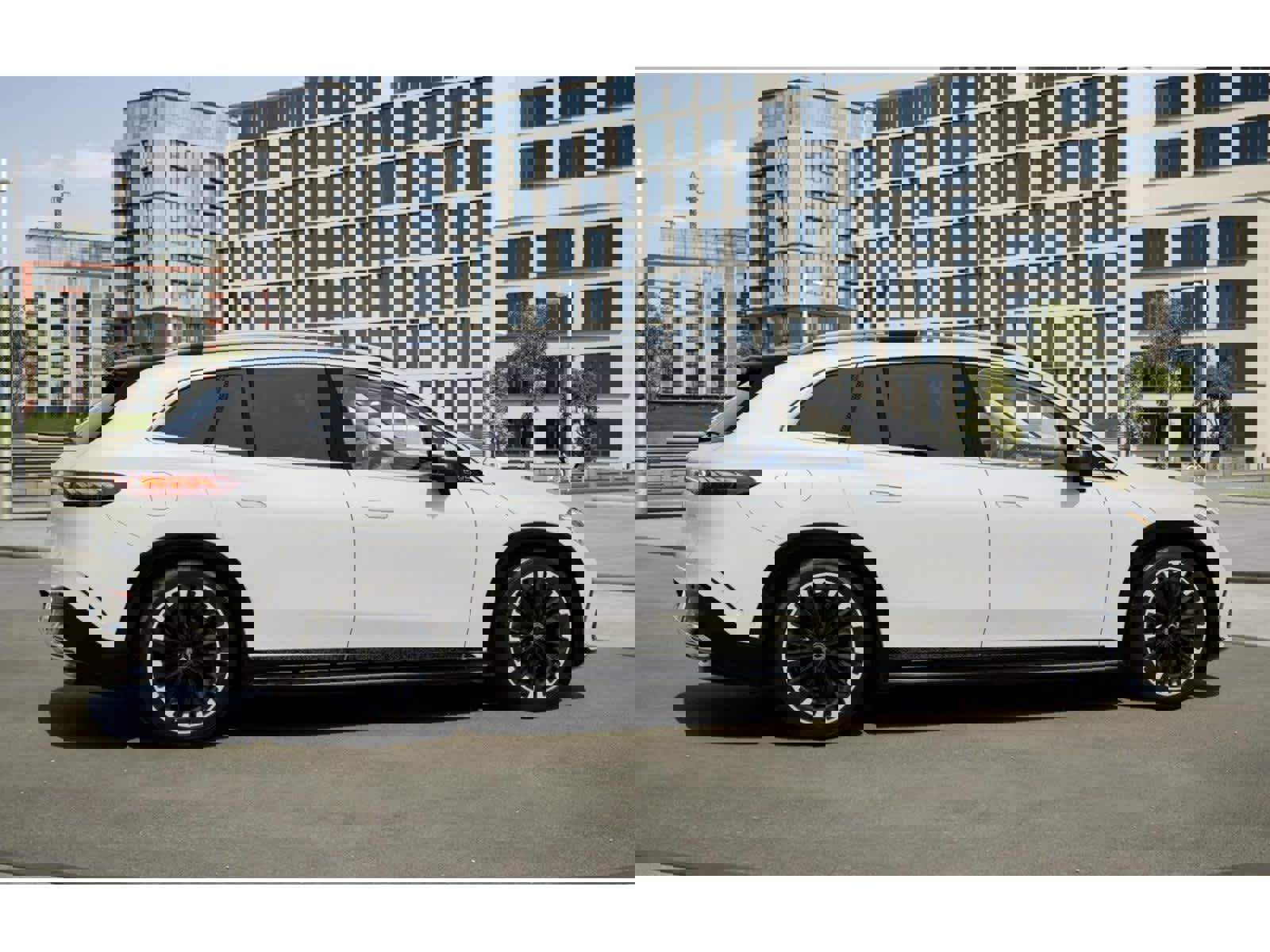 New 2026 Mercedes-Benz EQS 550 4MATIC SUV image 17