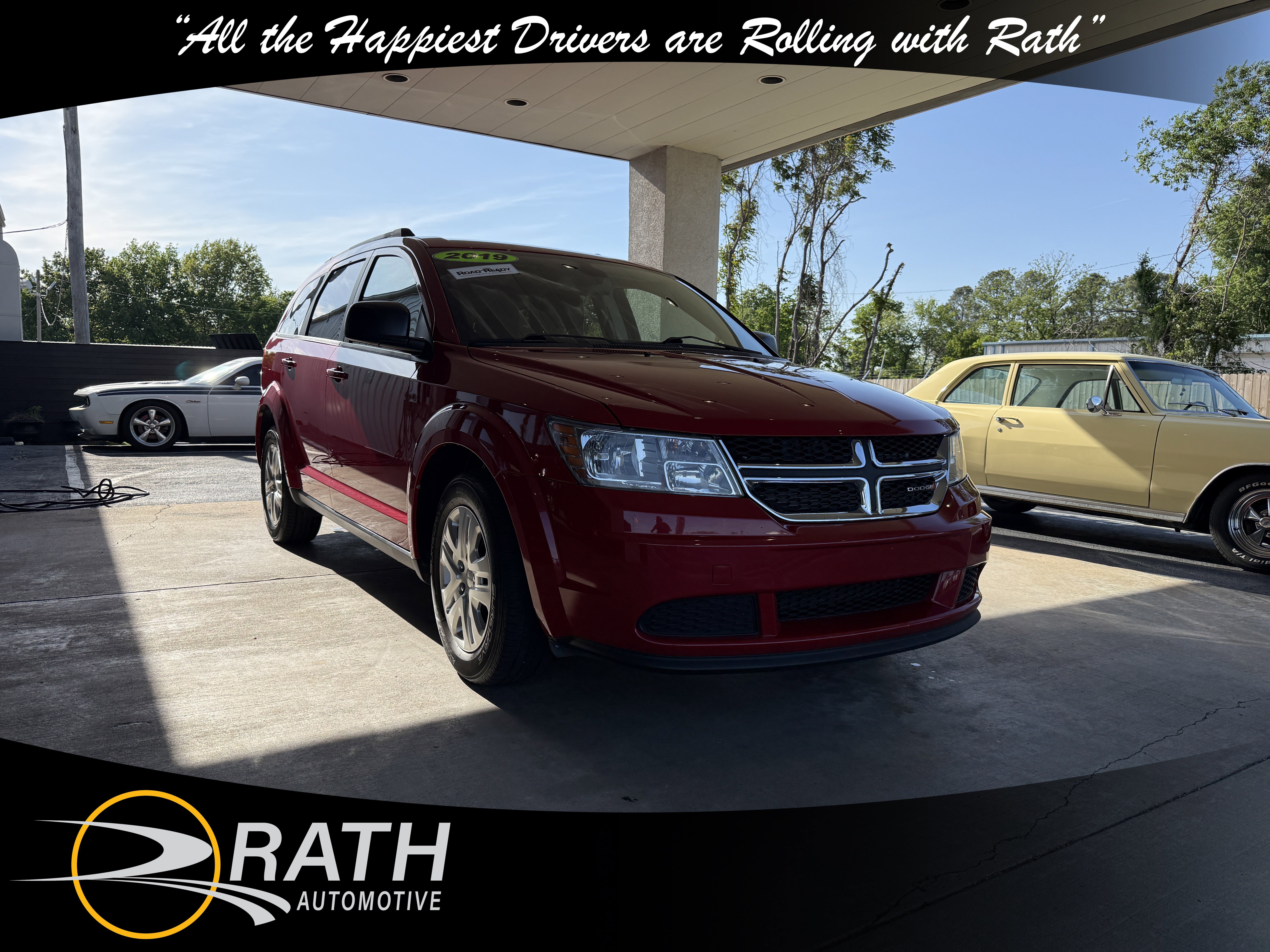 Used 2019 Dodge Journey SE FWD image 1