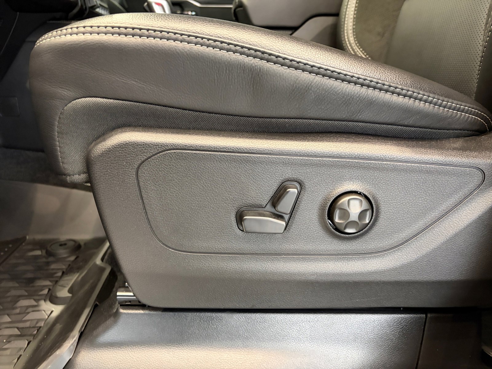 New 2026 RAM 1500 RHO AWD/4WD image 15