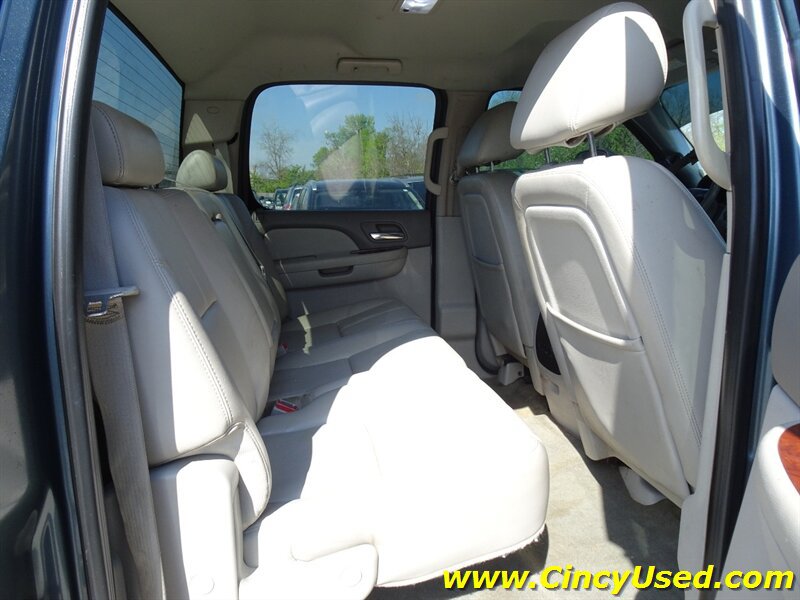 Used 2011 Chevrolet Silverado 2500 LTZ w/ LTZ Plus Package AWD/4WD image 18