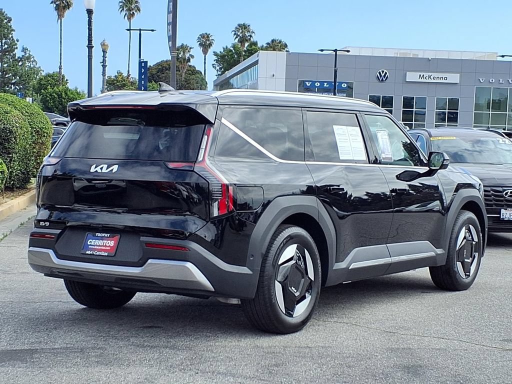 Used 2026 Kia EV9 Wind AWD/4WD image 5