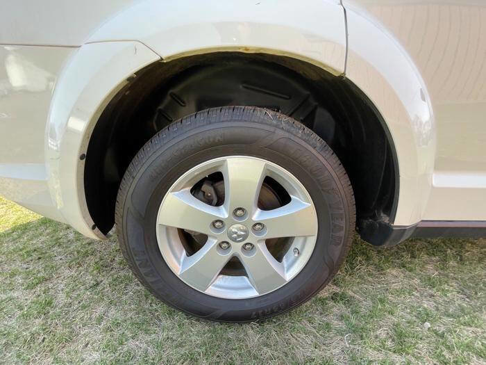 Used 2010 Dodge Journey SXT w/ Flexible Seating Group FWD image 16