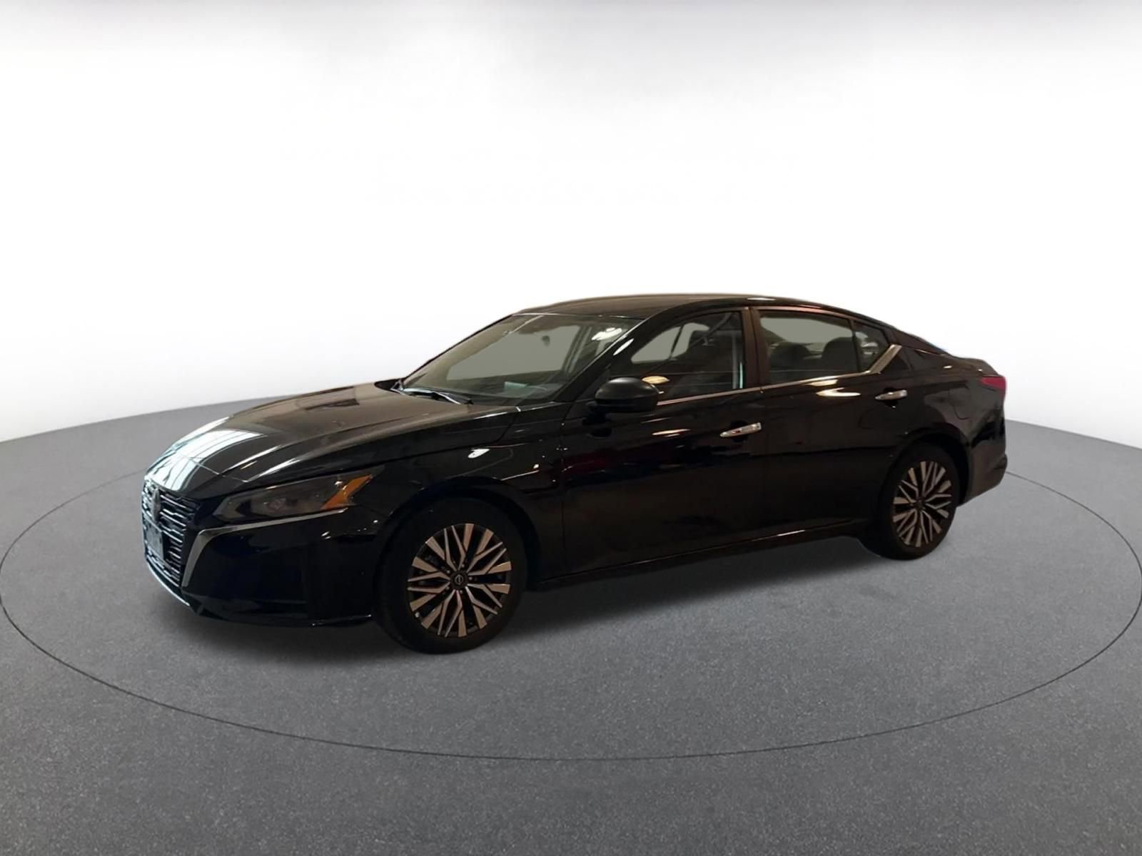 Used 2025 Nissan Altima 2.5 SV image 8
