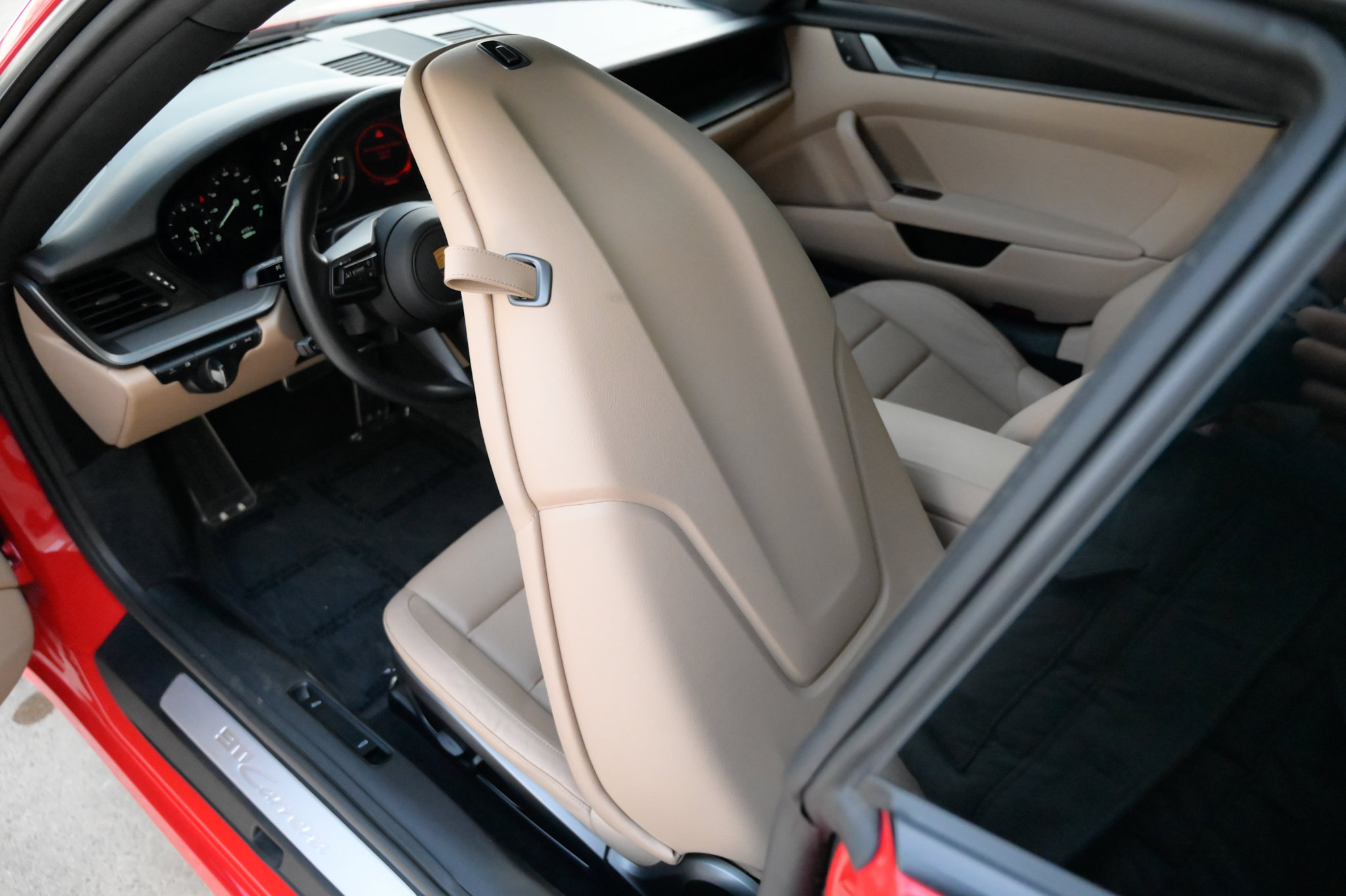 Used 2022 Porsche 911 Carrera image 33