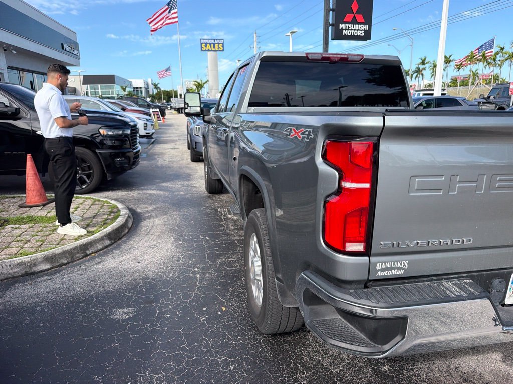 Used 2024 Chevrolet Silverado 2500 LTZ AWD/4WD image 11