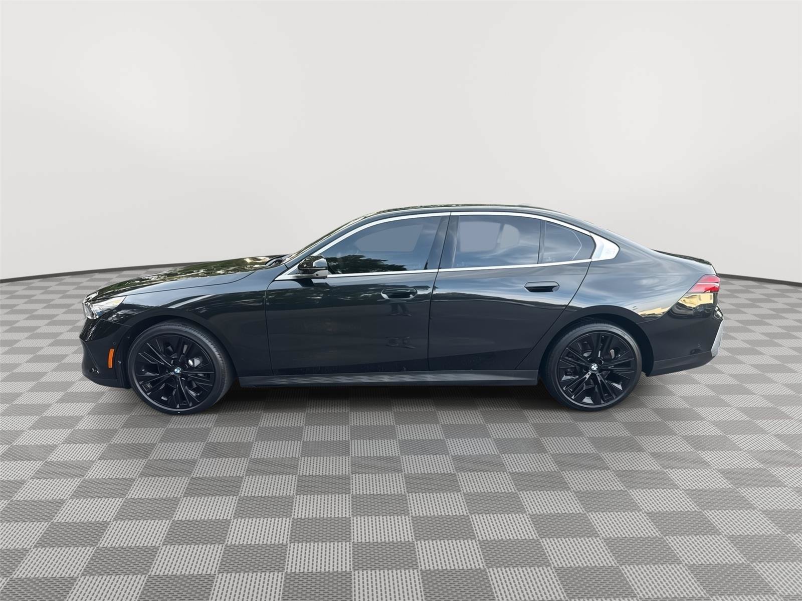 Used 2024 BMW 530i w/ Premium Package RWD image 9
