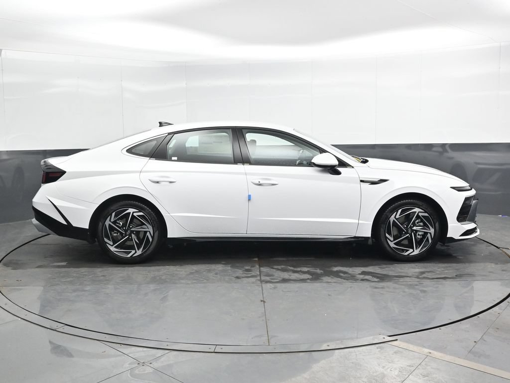 New 2026 Hyundai Sonata SEL FWD image 3