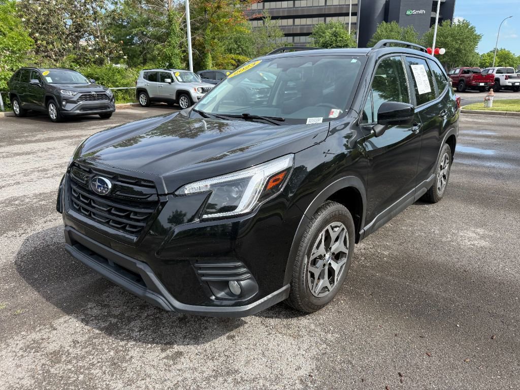 Used 2023 Subaru Forester Premium AWD/4WD image 2