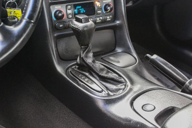 Used 2000 Chevrolet Corvette Convertible w/ Memory Pkg RWD image 26