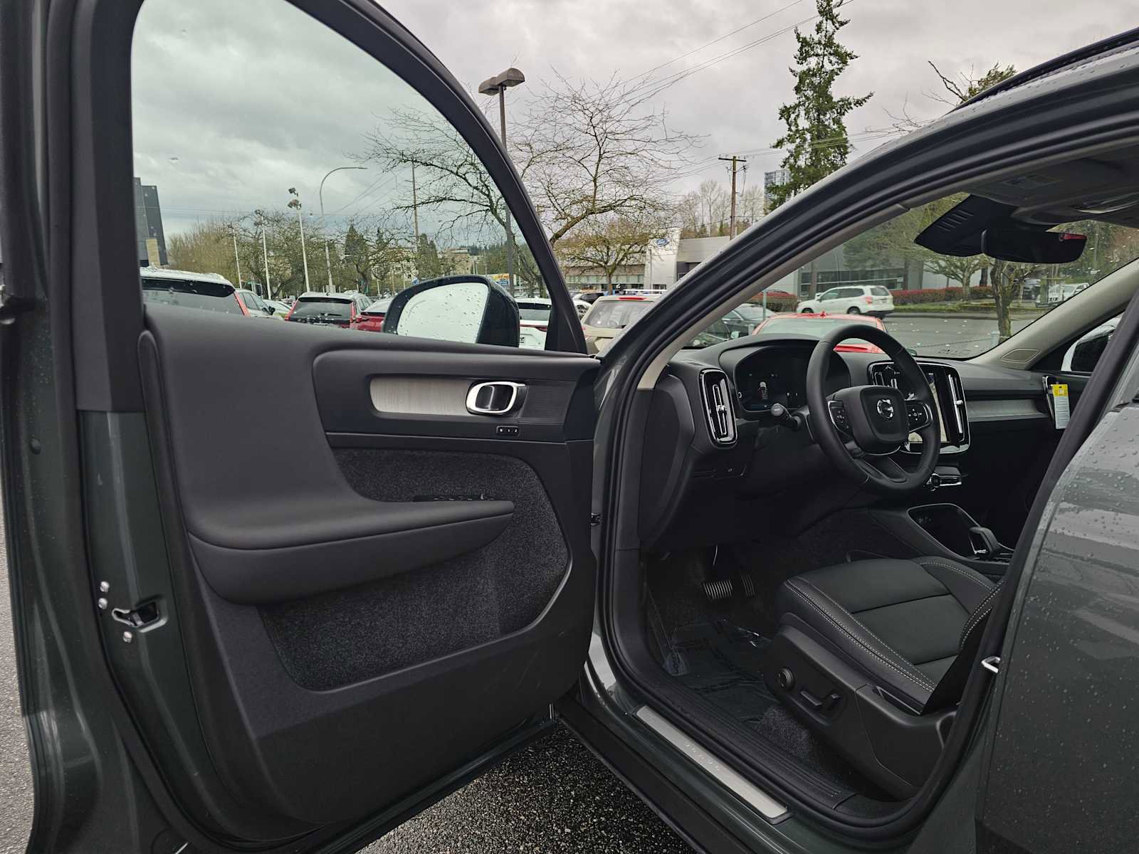 New 2026 Volvo XC40 B5 Core w/ Climate Package image 22