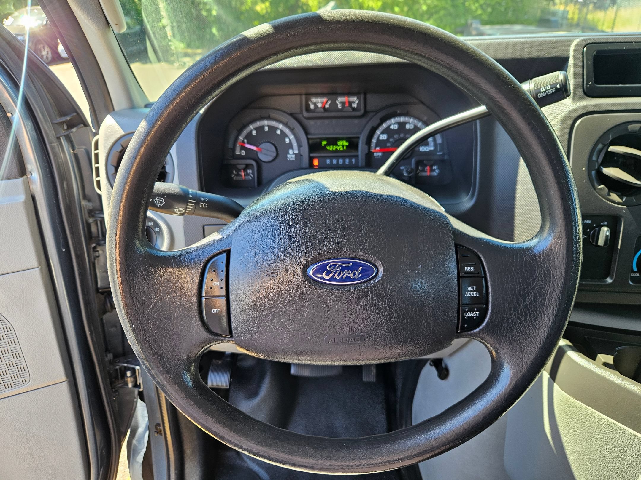 Used 2012 Ford E-150 and Econoline 150 Wagon w/ PWR Windows & Locks Group RWD image 15