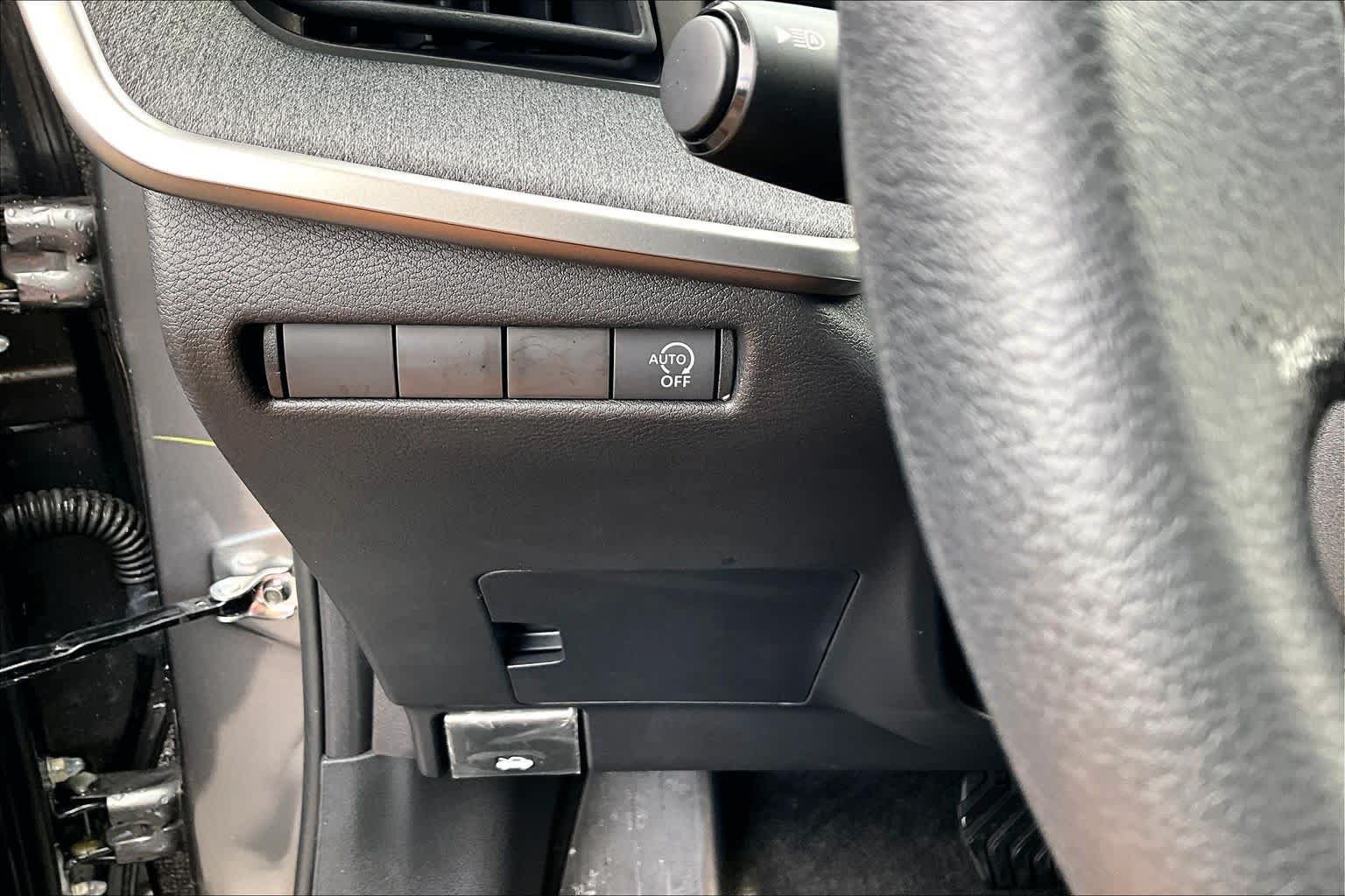 Certified 2026 Nissan Kicks SV FWD image 32
