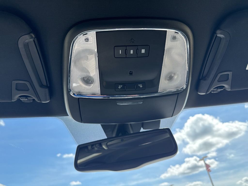 Used 2013 Chrysler 300 C image 19