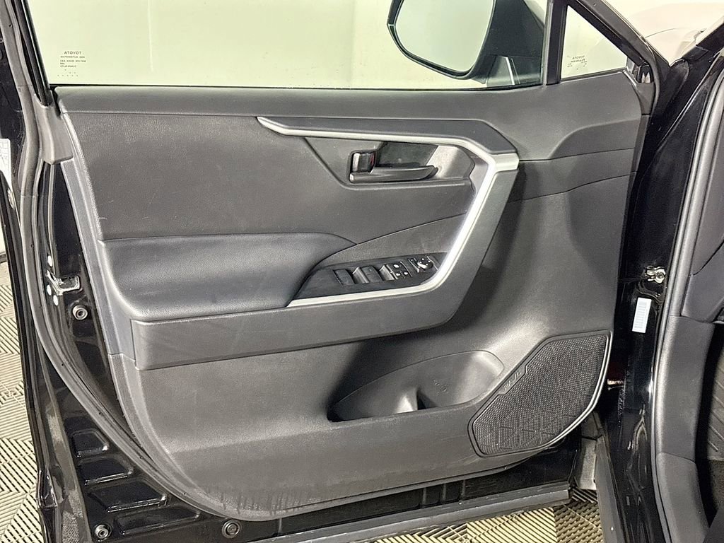 Used 2024 Toyota RAV4 LE image 10