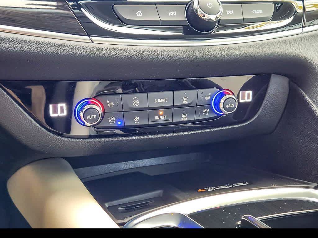 Used 2022 Buick Enclave Premium w/ Surround and Sites Package AWD/4WD image 18