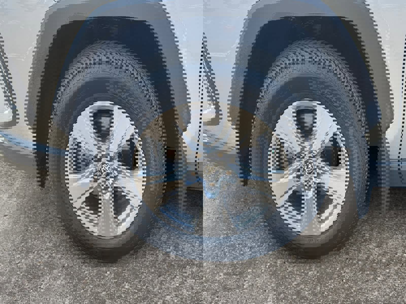 Used 2024 Toyota RAV4 XLE image 15