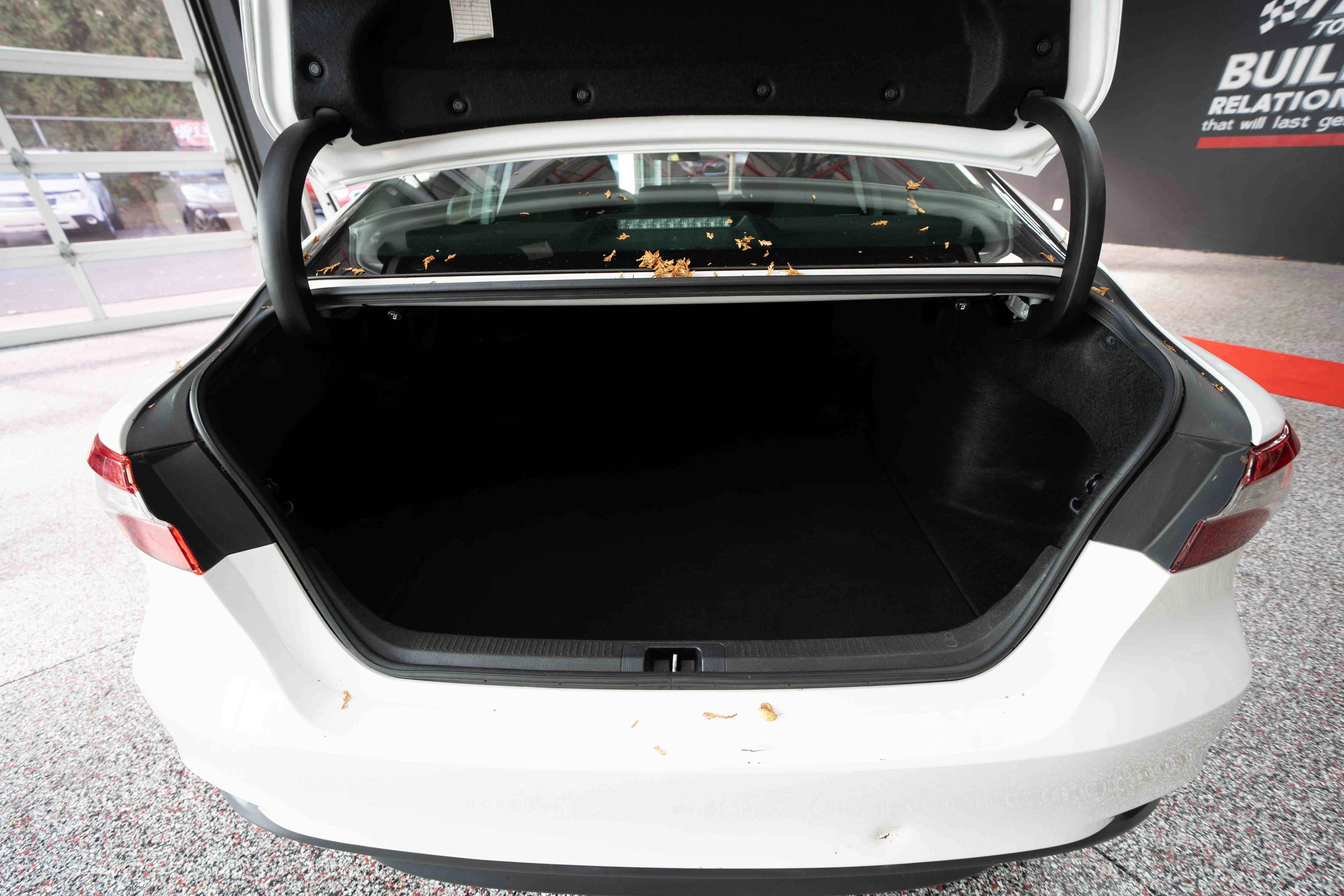 Used 2019 Toyota Camry LE image 27