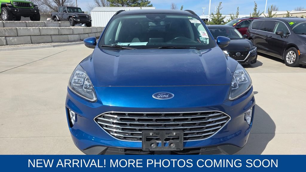 Used 2022 Ford Escape Titanium w/ Titanium Elite Package image 8