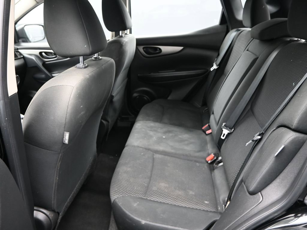 Used 2021 Nissan Rogue Sport S image 12