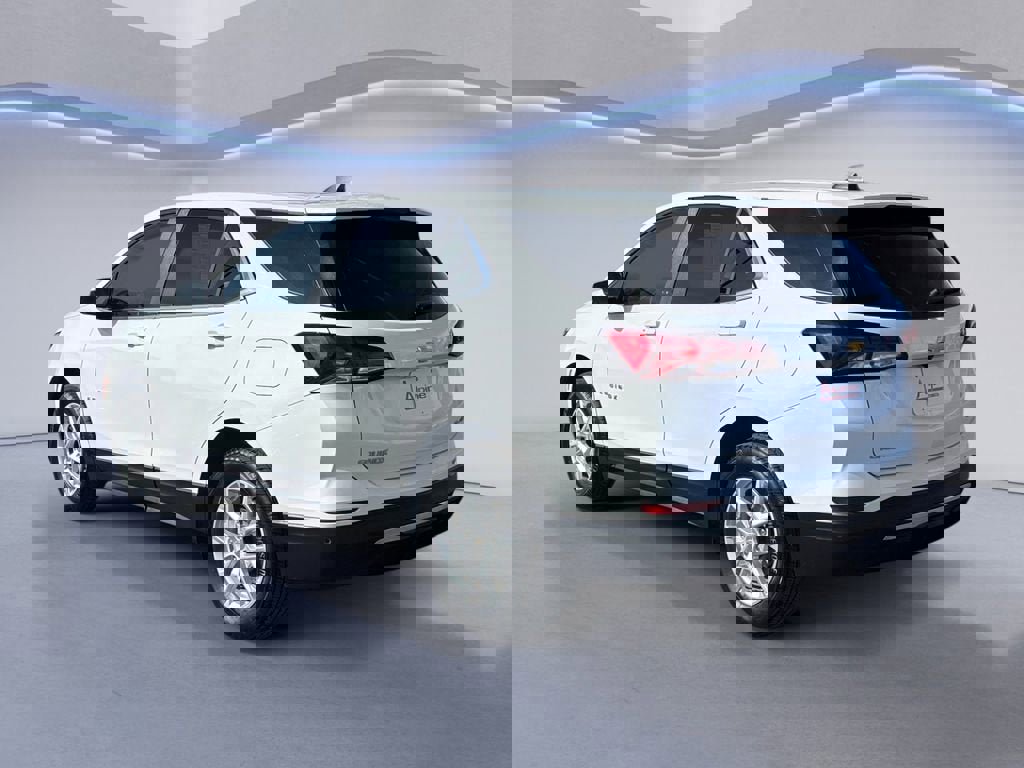 Used 2024 Chevrolet Equinox LT image 3