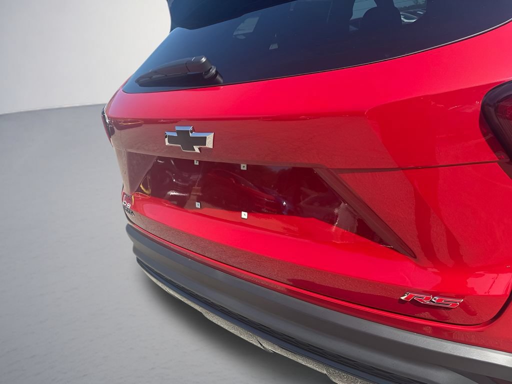 New 2026 Chevrolet Trax RS w/ Sunroof Package FWD image 32