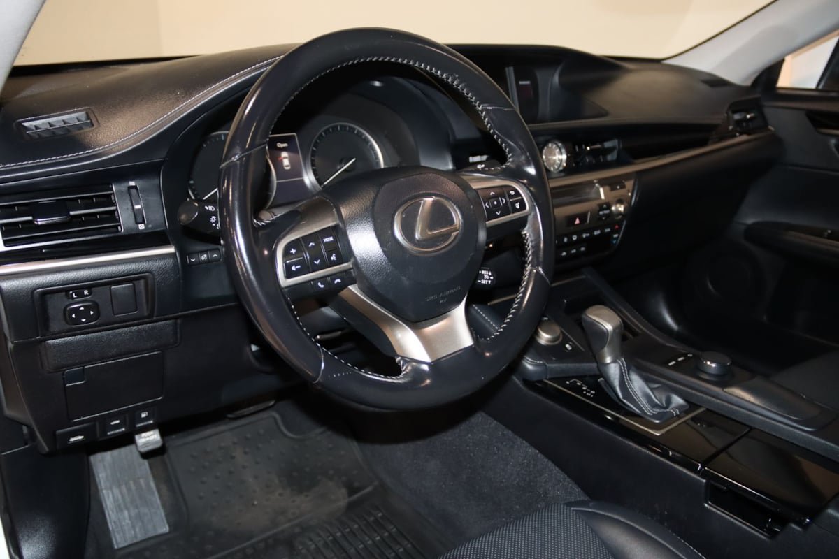 Used 2016 Lexus ES 350 FWD image 33