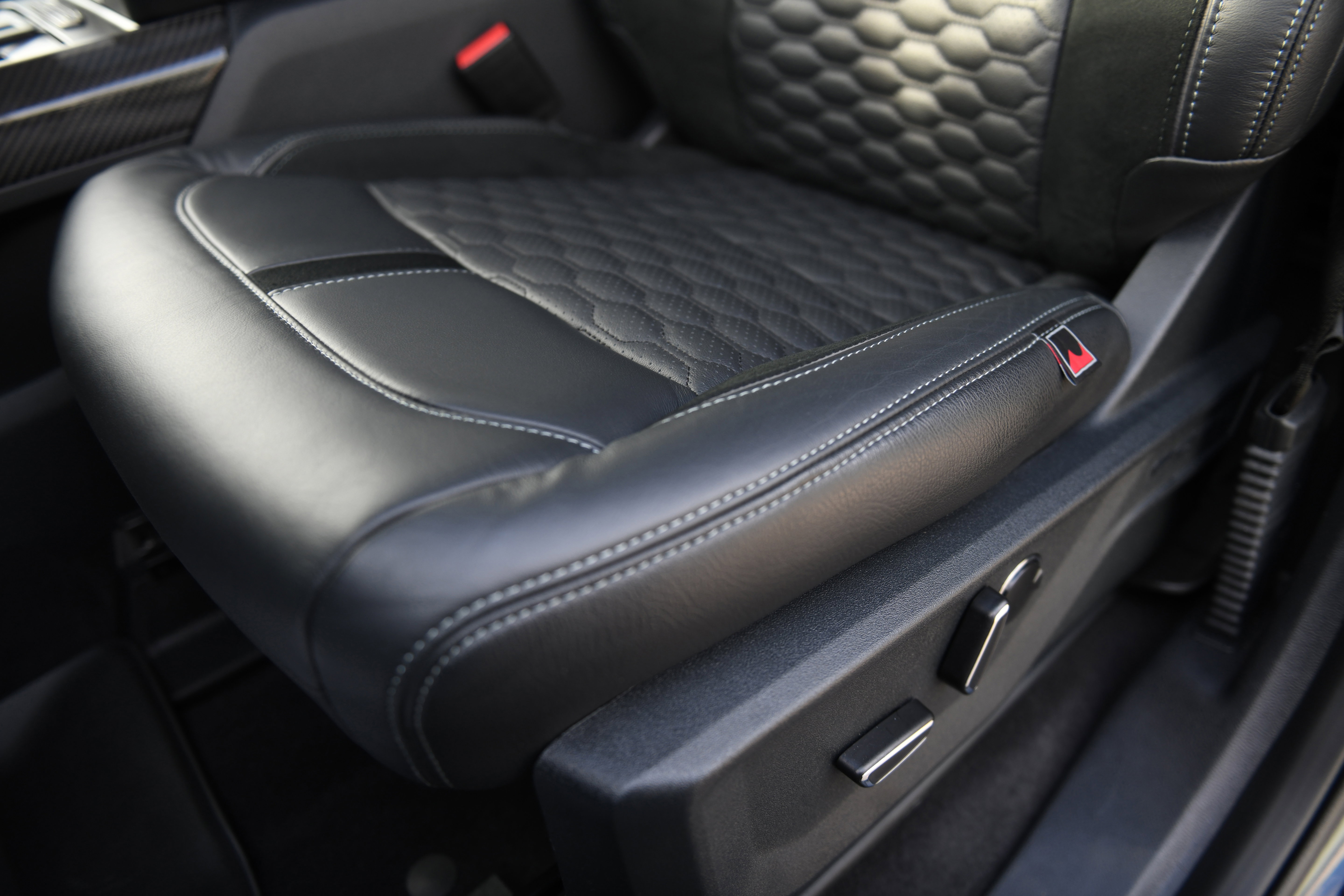 New 2025 Ford F150 Lariat w/ Equipment Group 502A High image 33