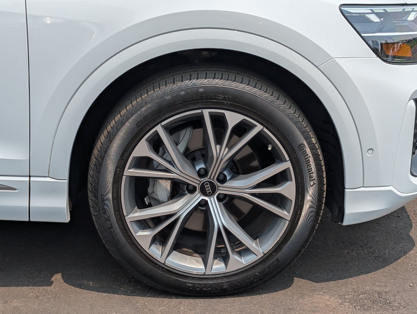 Used 2024 Audi Q8 Premium Plus AWD/4WD image 8