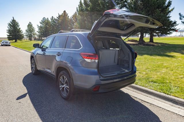 Used 2018 Toyota Highlander LE AWD/4WD image 7