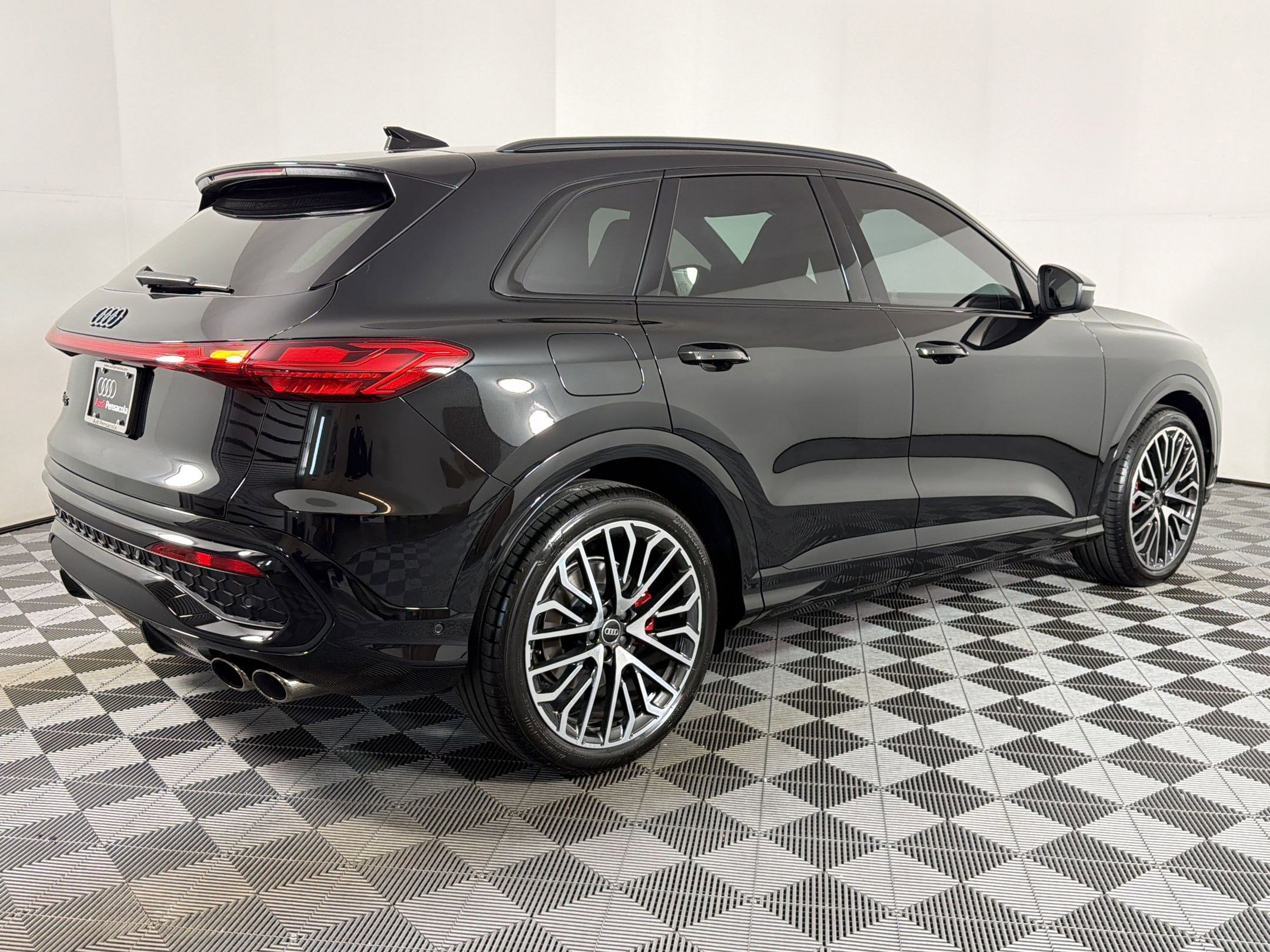 Certified 2025 Audi SQ5 Prestige w/ Prestige Package image 7