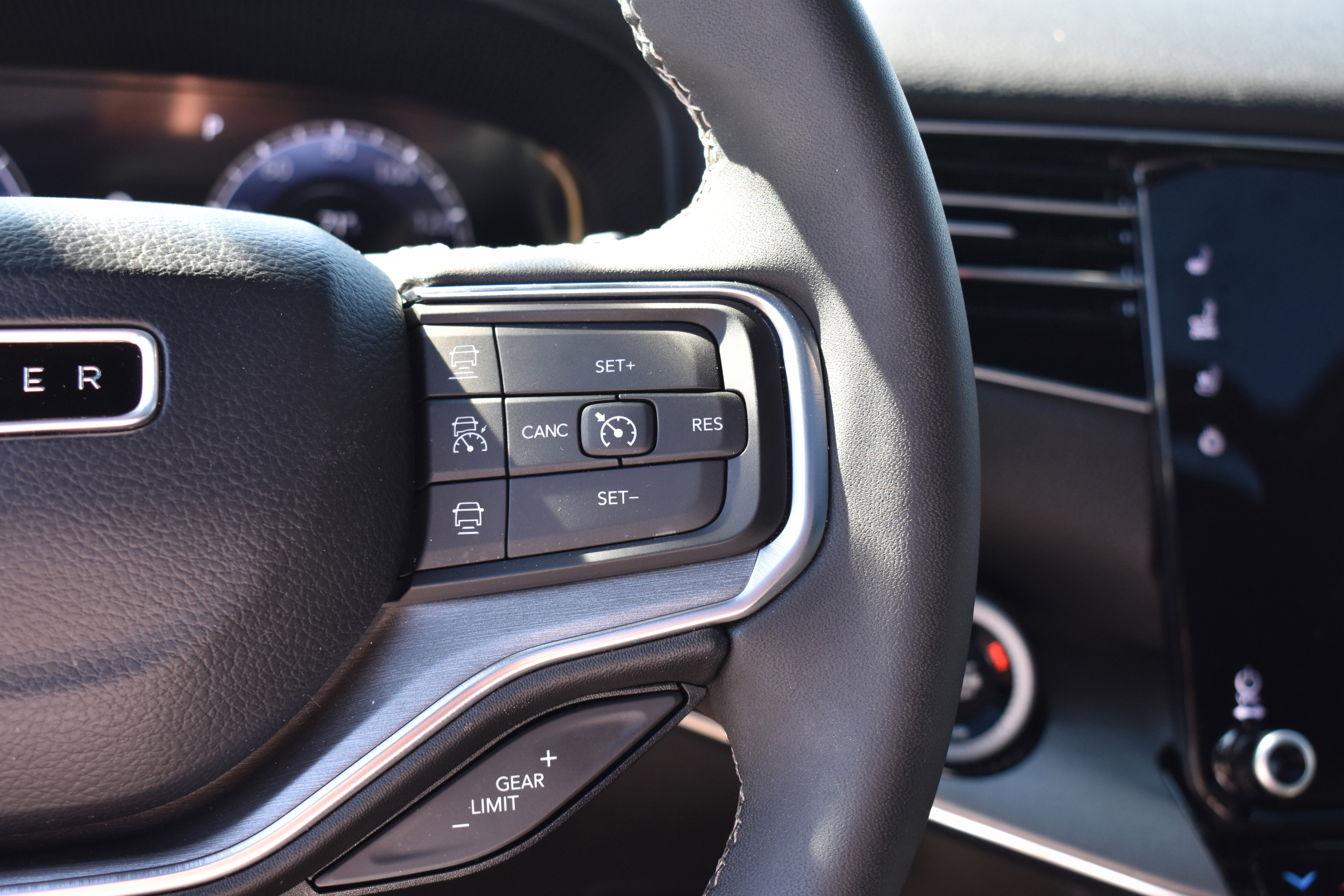 Used 2024 Jeep Wagoneer Series II w/ Convenience Group I image 14