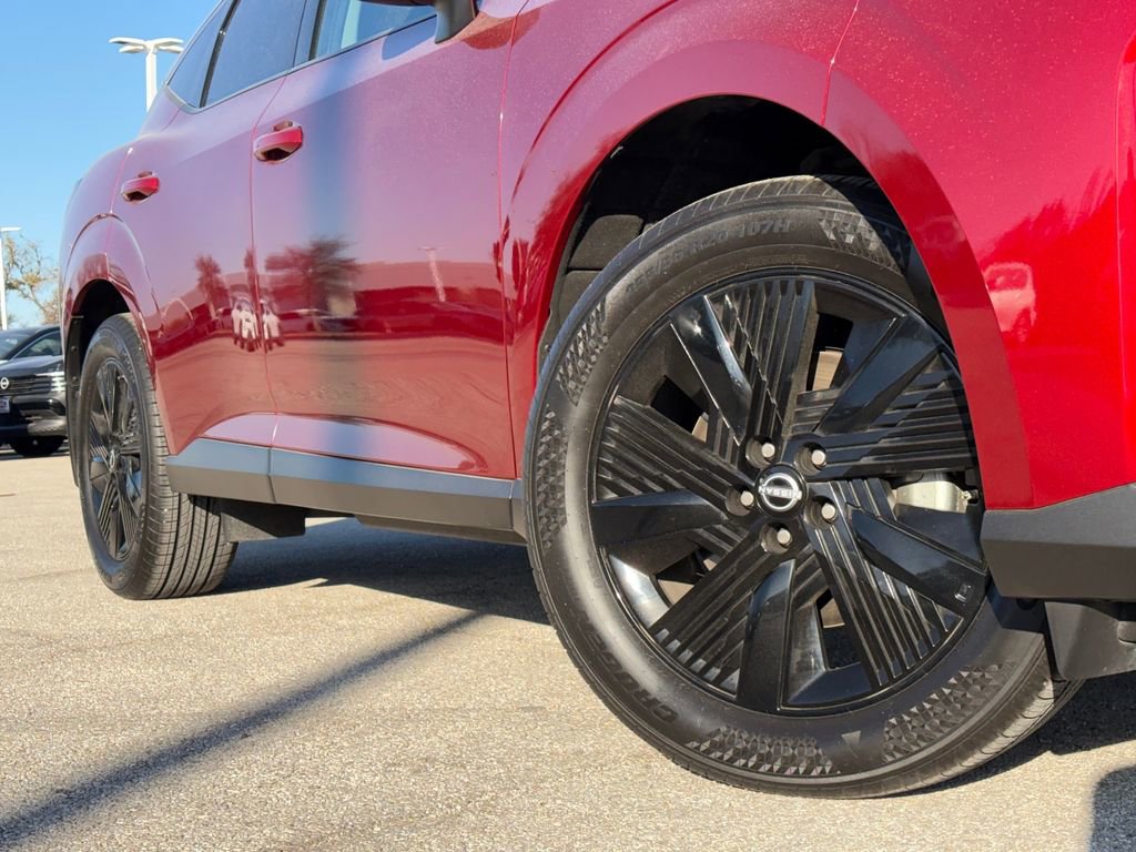 Used 2025 Nissan Murano SV image 2