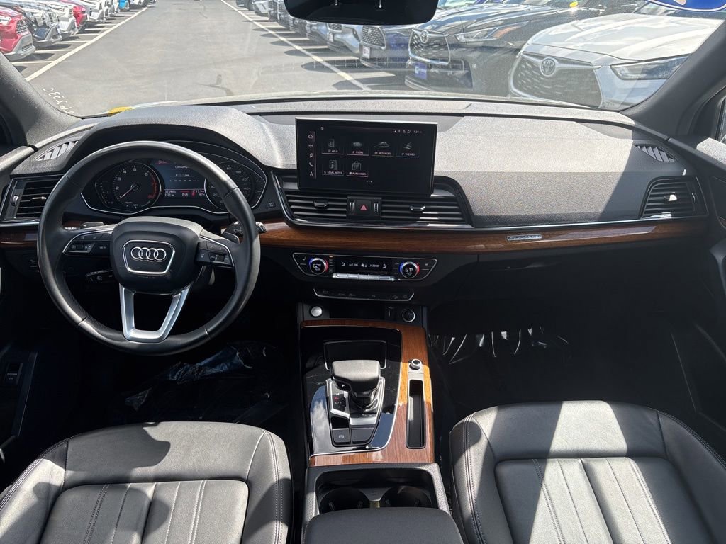 Used 2023 Audi Q5 2.0T Premium w/ Convenience Package AWD/4WD image 16