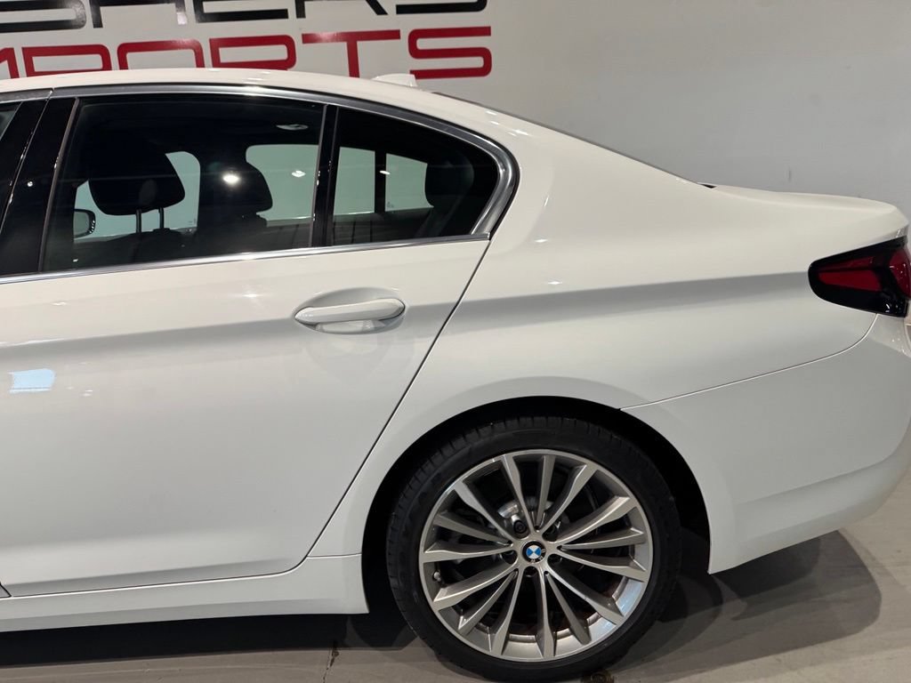 Used 2023 BMW 530i xDrive w/ Premium Package AWD/4WD image 4