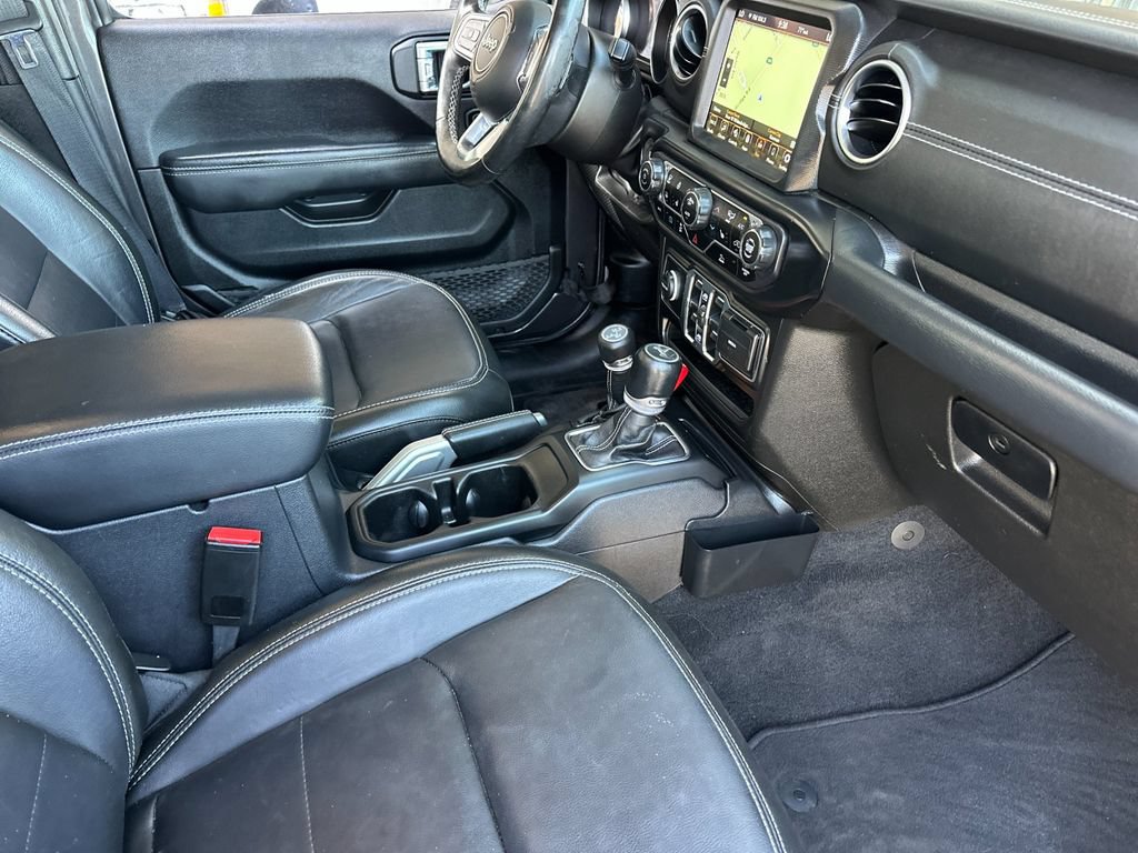 Used 2022 Jeep Wrangler Unlimited Sahara w/ Cold Weather Group AWD/4WD image 18