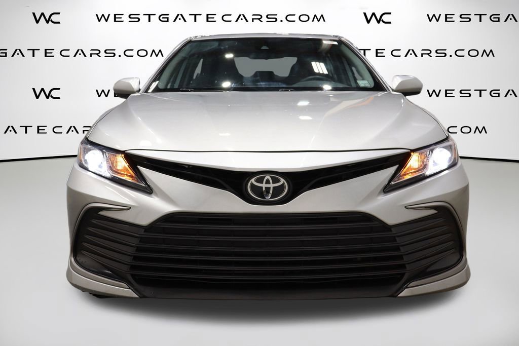 Used 2022 Toyota Camry LE video 2