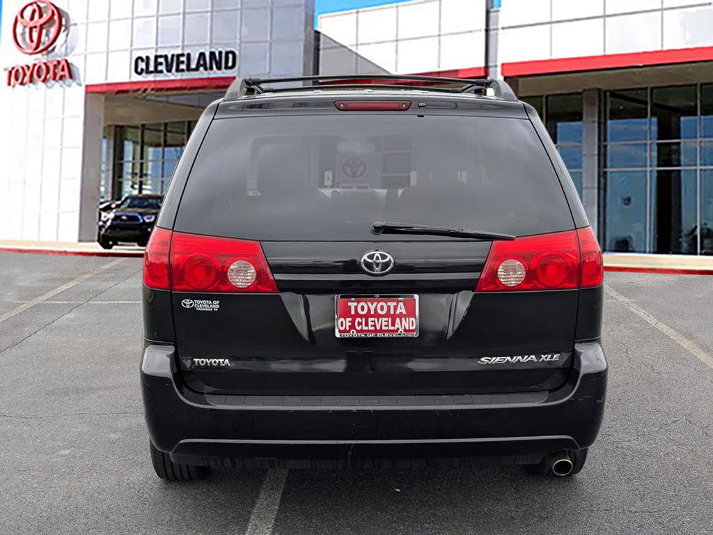 Used 2010 Toyota Sienna XLE image 6