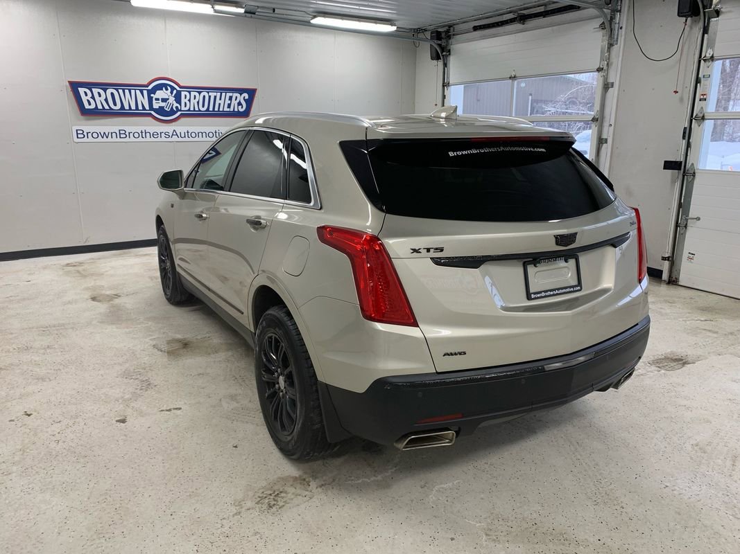 Used 2017 Cadillac XT5 Luxury AWD/4WD image 4