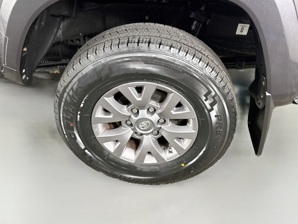 Used 2019 Toyota Tacoma SR5 RWD image 33