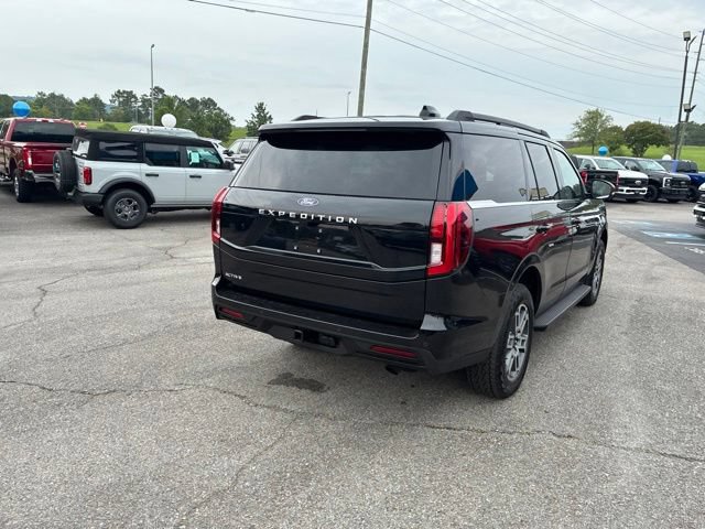 Used 2025 Ford Expedition Active AWD/4WD image 31