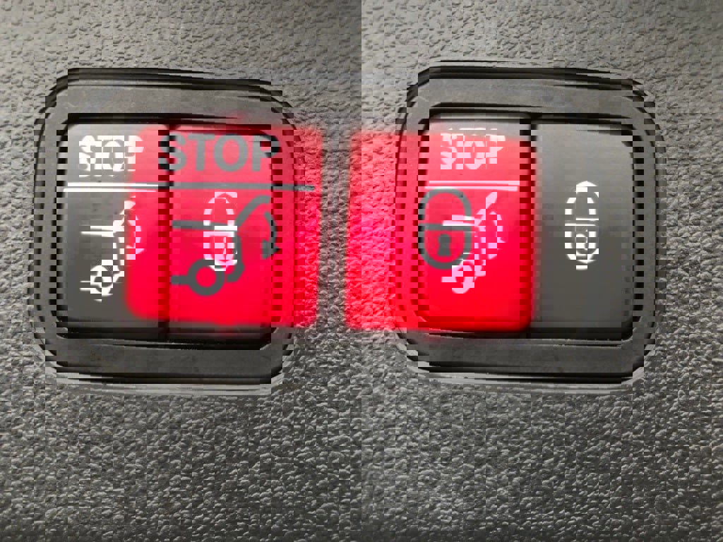 Used 2022 Mercedes-Benz GLC 300 4MATIC image 38