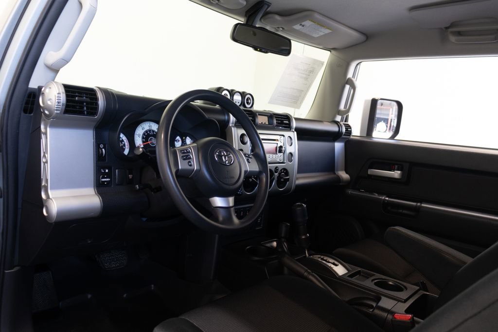 Used 2011 Toyota FJ Cruiser 4WD w/ Convenience Pkg image 18