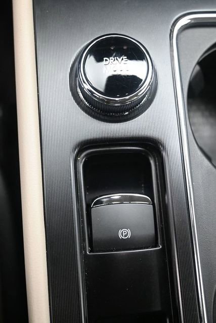 Used 2025 Lincoln Corsair FWD image 14