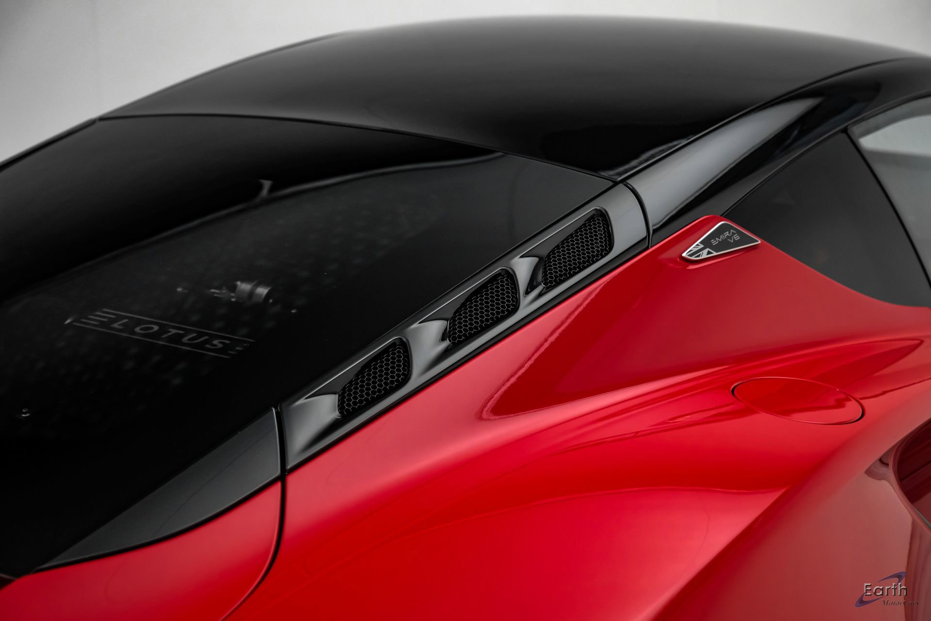 Used 2025 Lotus Emira RWD image 18