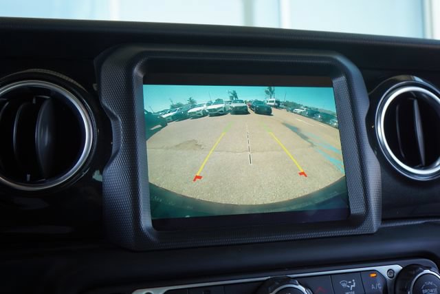 Used 2020 Jeep Wrangler Unlimited Sahara AWD/4WD image 20
