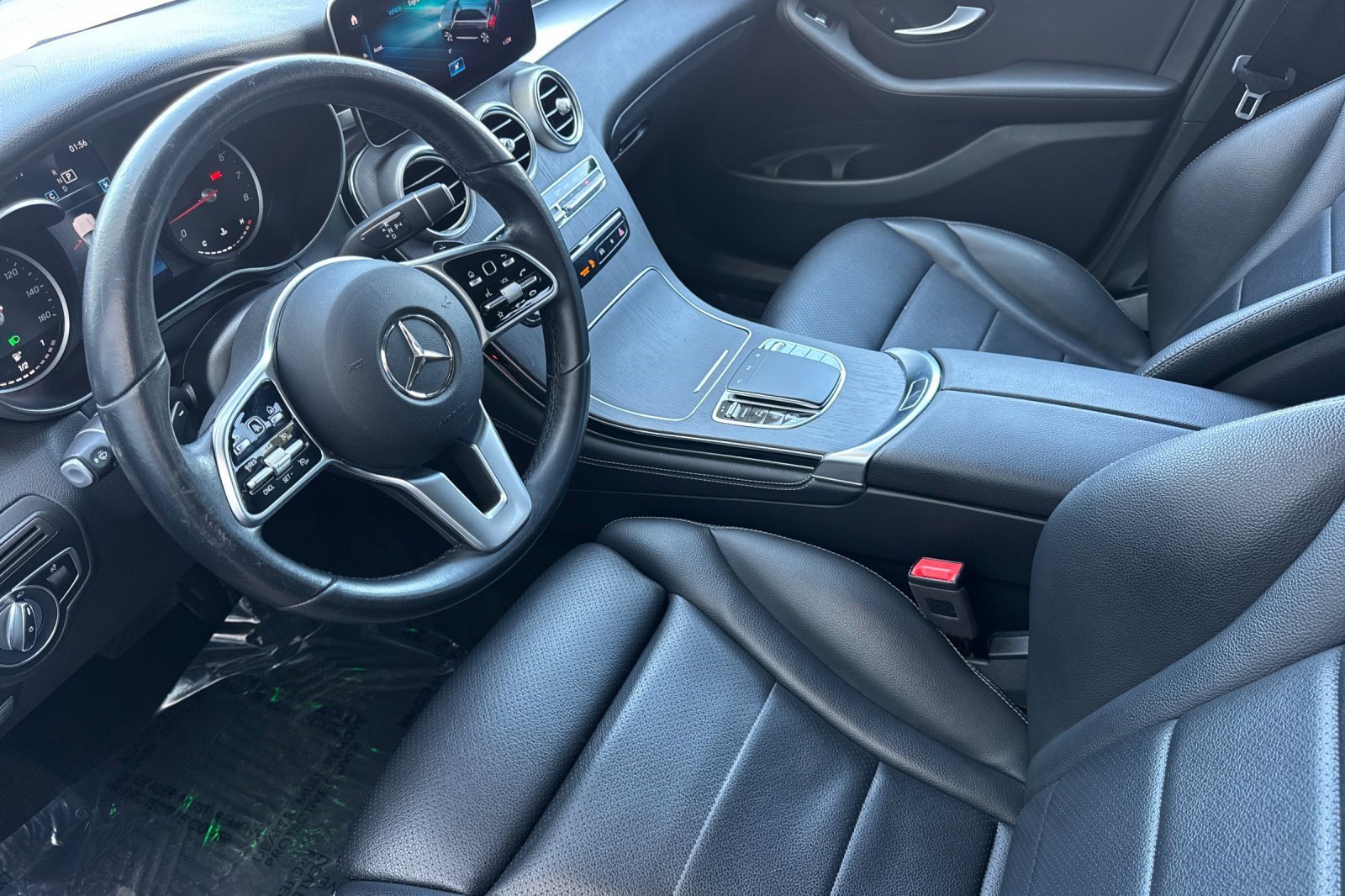 Used 2020 Mercedes-Benz GLC 300 4MATIC image 4