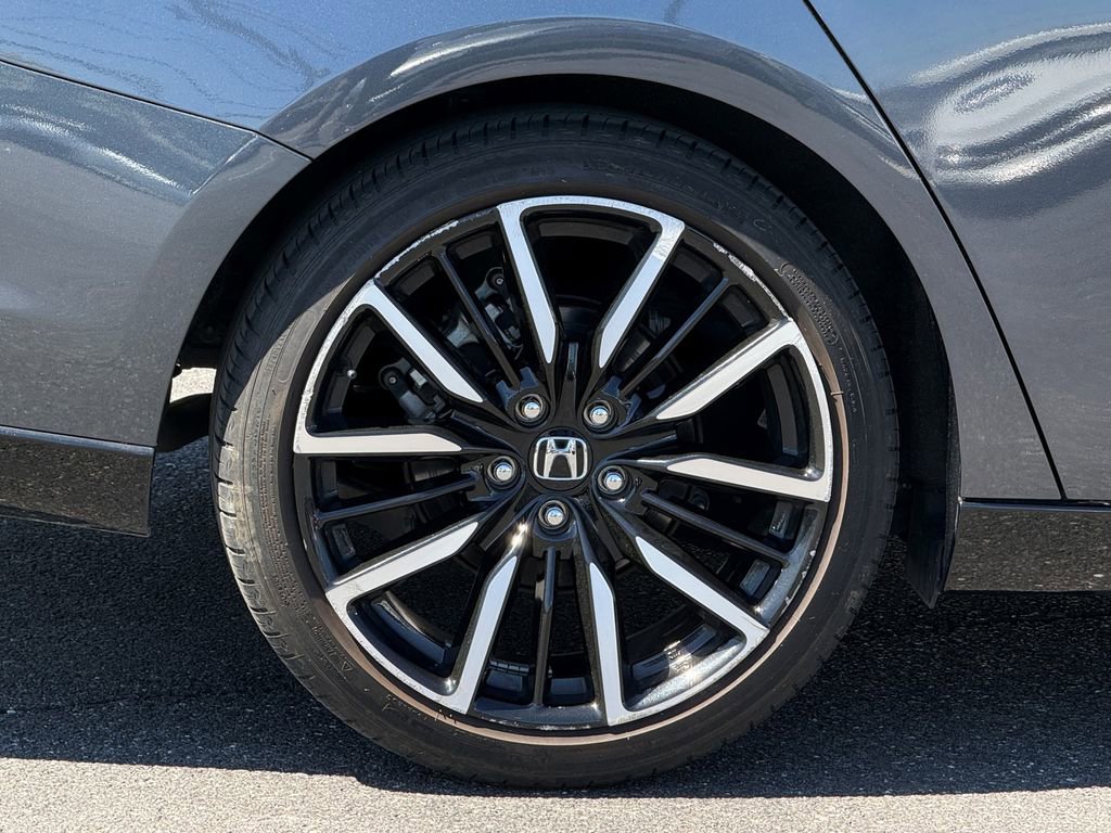 Used 2023 Honda Accord Touring image 7