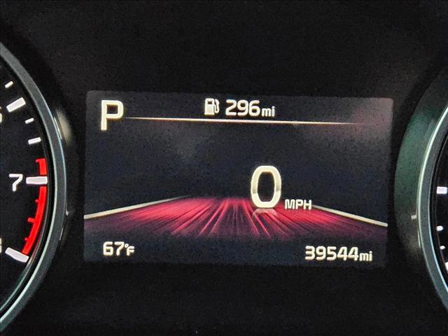 Used 2024 Kia Carnival EX image 11